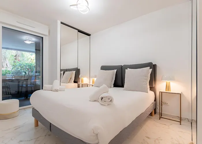 Rez-de-jardin A Centre - Luxe & Design Apartman