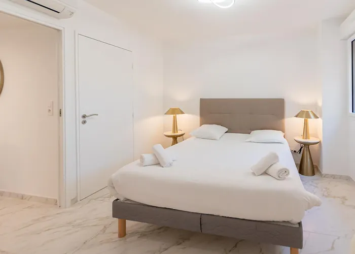 Rez-de-jardin A Centre - Luxe & Design *