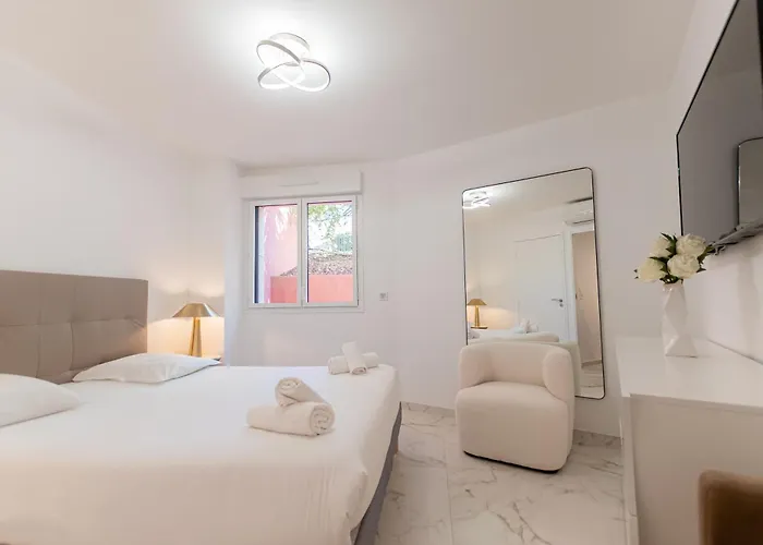 Rez-de-jardin A Centre - Luxe & Design Apartman *