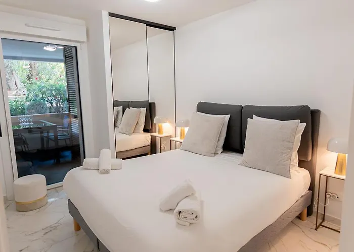 Rez-de-jardin A Centre - Luxe & Design Cannes