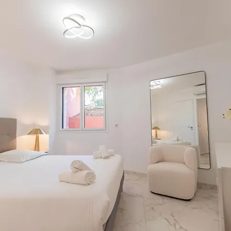 Rez-de-jardin A Centre - Luxe & Design Apartman *