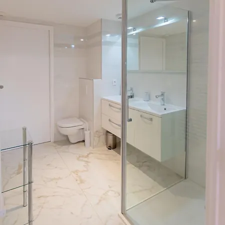 Apartman Rez-de-jardin A Centre - Luxe & Design *